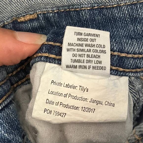 RSQ TILLY'S Distressed Denim Overalls Sz 1 Grunge Y2K Baddie Streetwear Festival - Picture 13 of 14